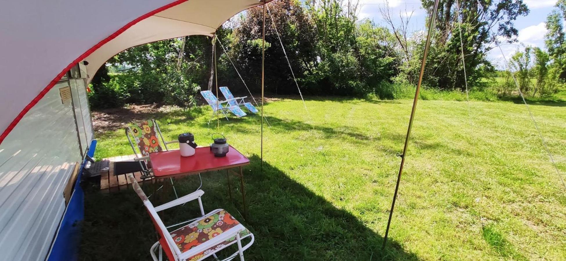 Chambres Insolites Caravanes -B&B -Cheverny -Chambord -Zoo Beauval-Autour Du Peu Fougeres-sur-Bievre Екстериор снимка
